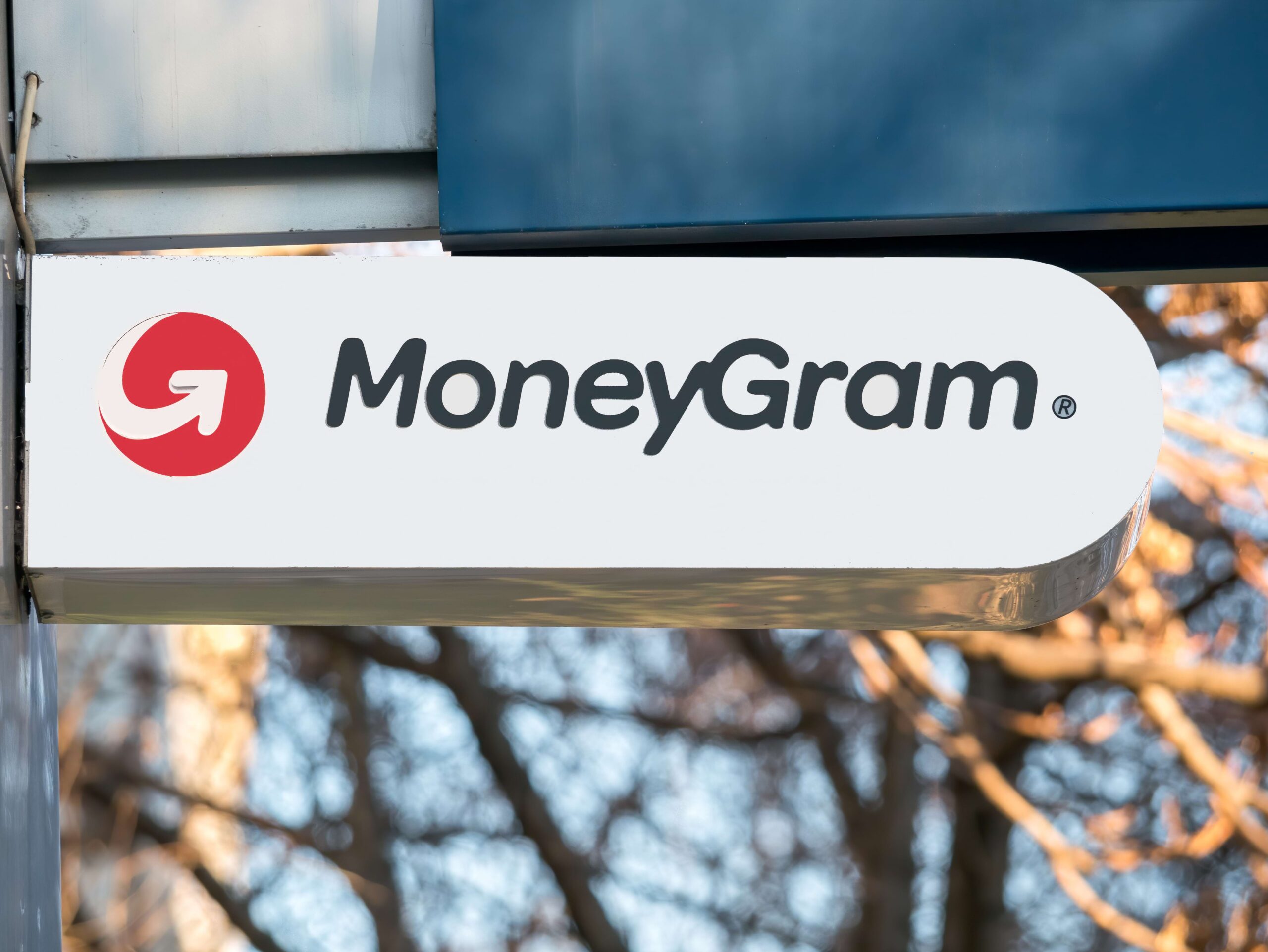 Πώς να Στείλετε Λεφτά στο Λεπτό με MoneyGram